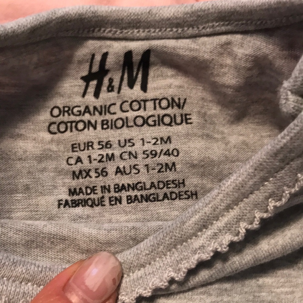 H & M tops for baby - Picture 3 of 3